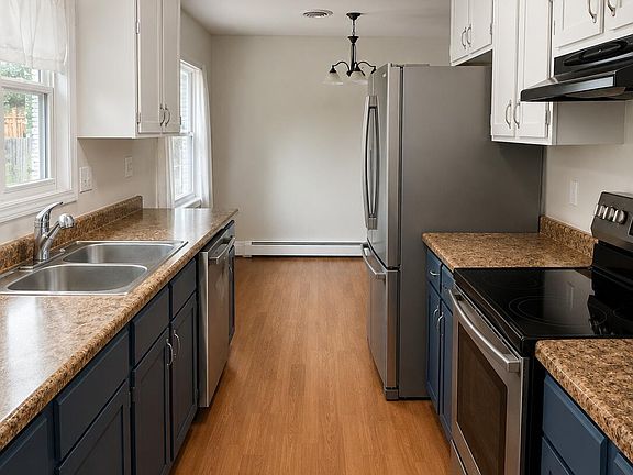 3rd image of 704 8th St SE