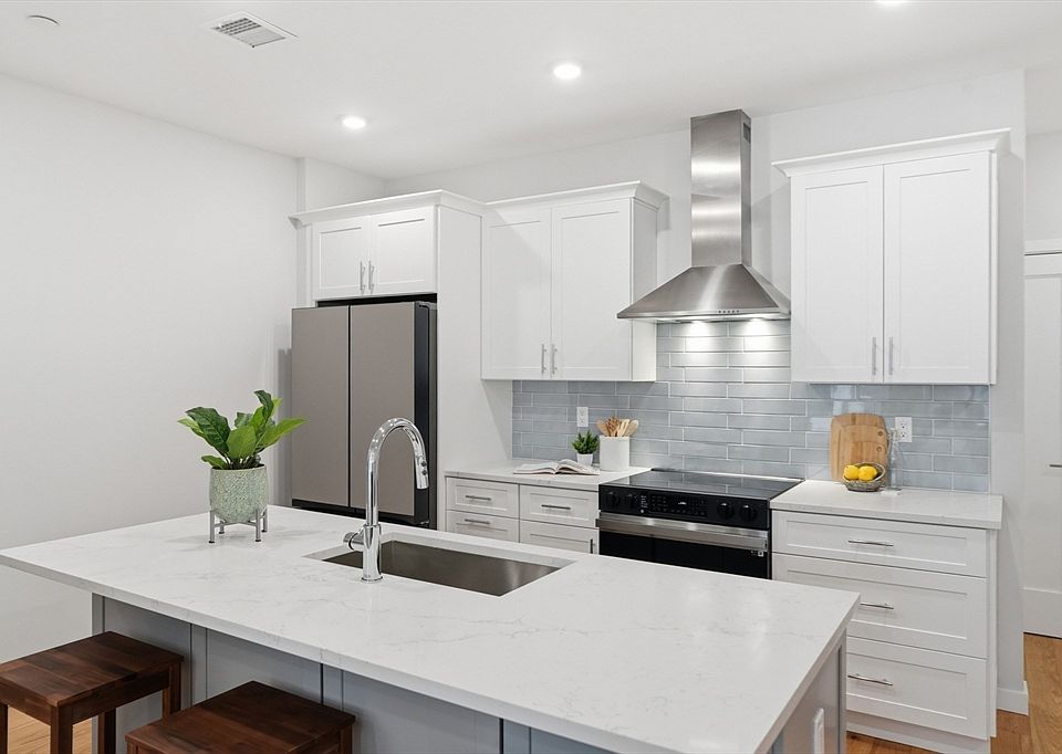 1st image of 267 Old Colony #311