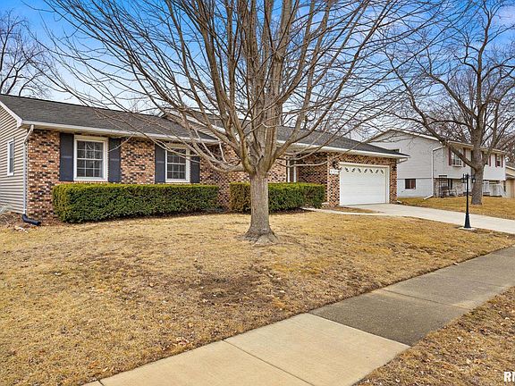 3rd image of 6725 N Parkwood Dr