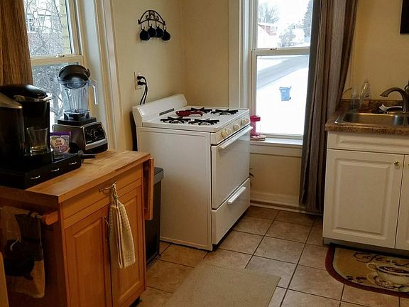 2nd image of 601 9th Ave N APT 1
