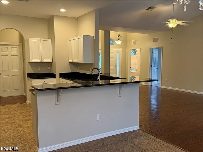 1466 Argyle Dr — Photo 14