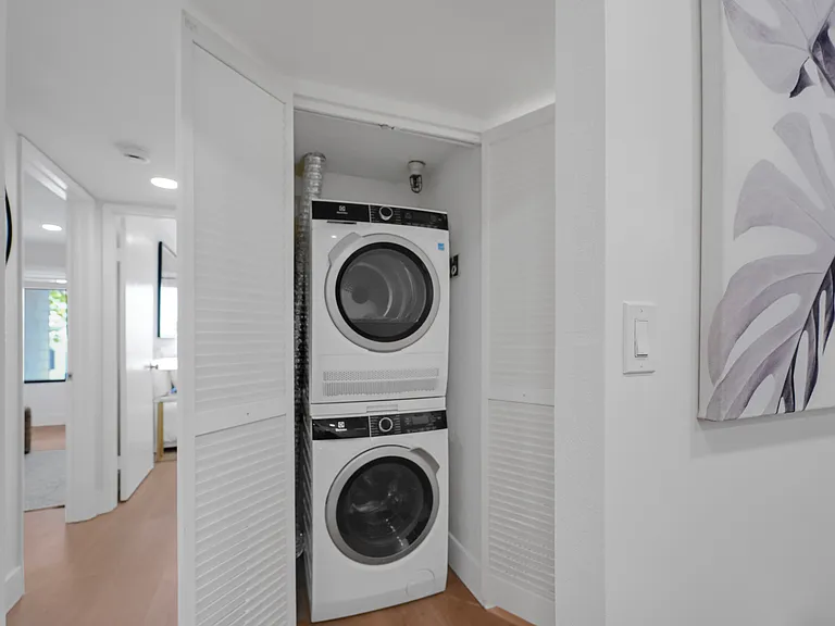 2111 Latham St #307 — Photo 71