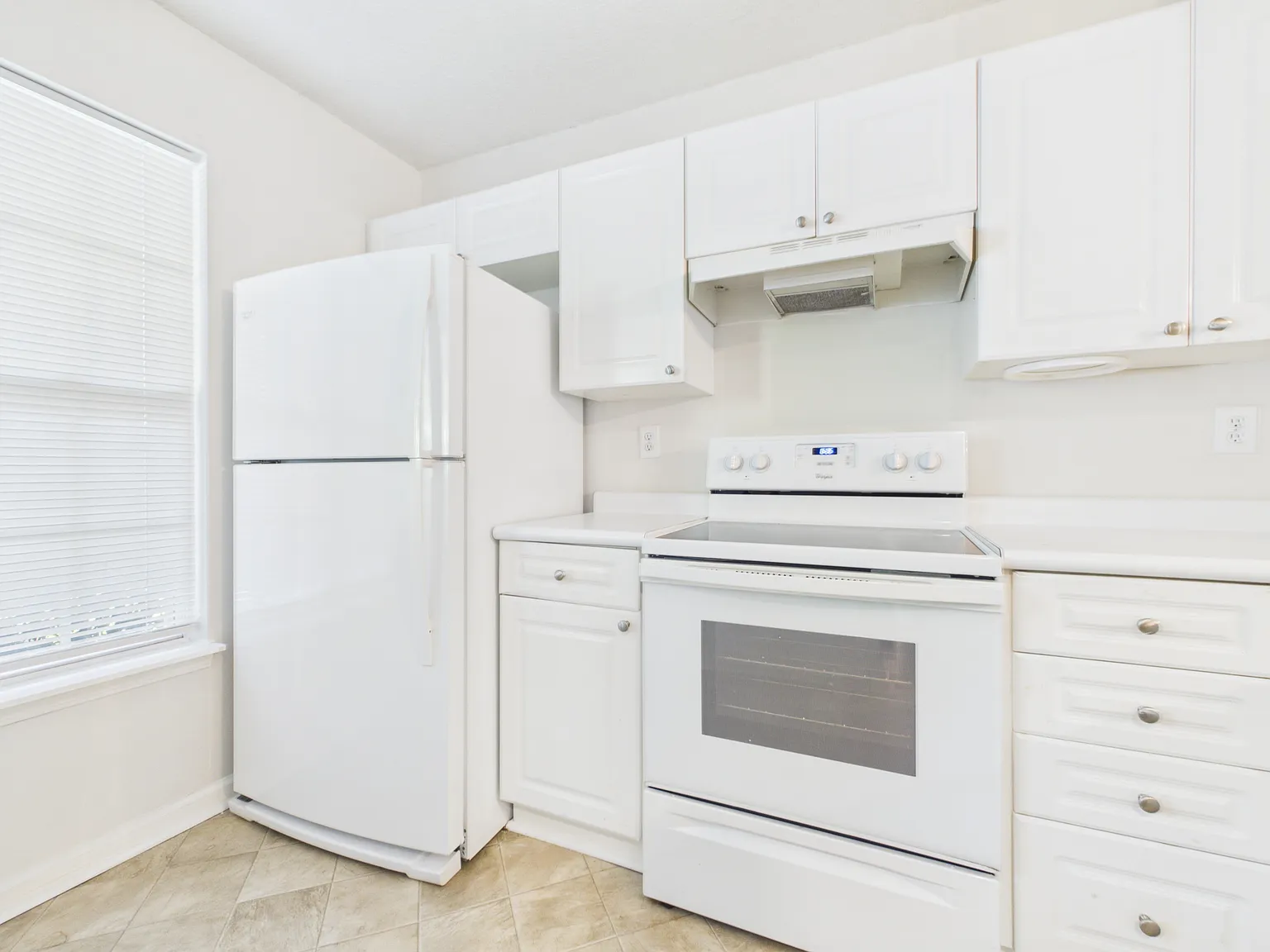 2 bed, 2.5 bath, 1068 sqft, $1,650 — Photo 3