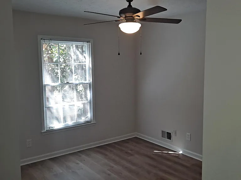 7404 Saint Charles Sq — Photo 18