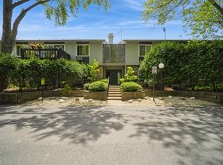 936 E Old Willow Rd APT 104, Prospect Heights, IL 60070