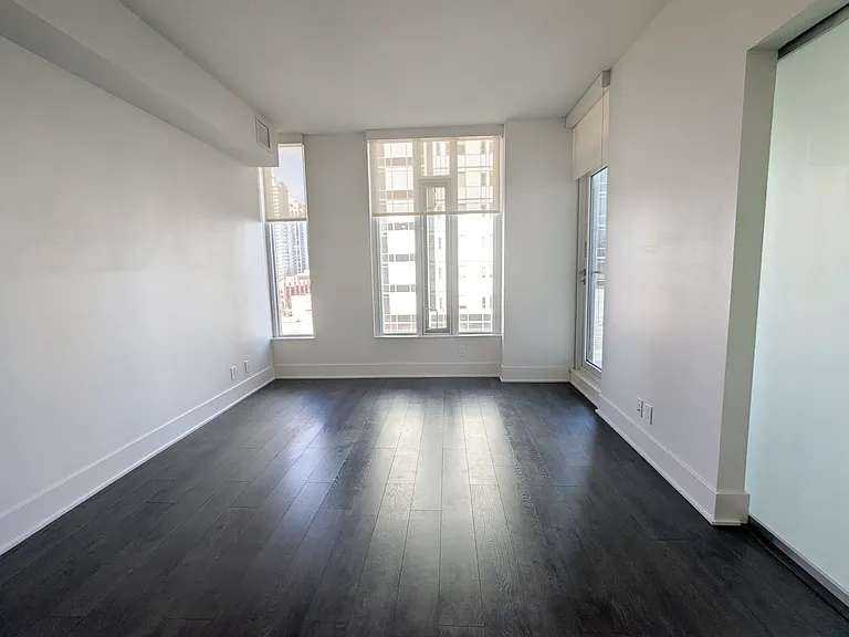 901 10th Ave SW #603 — Photo 4
