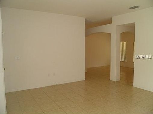 5th image of 606 Cotulla Dr