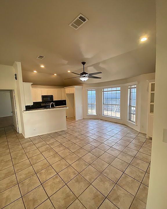 1st image of 5206 Leisure Dr