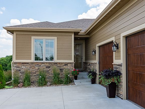 4th image of 3815 NE Otter Creek Dr