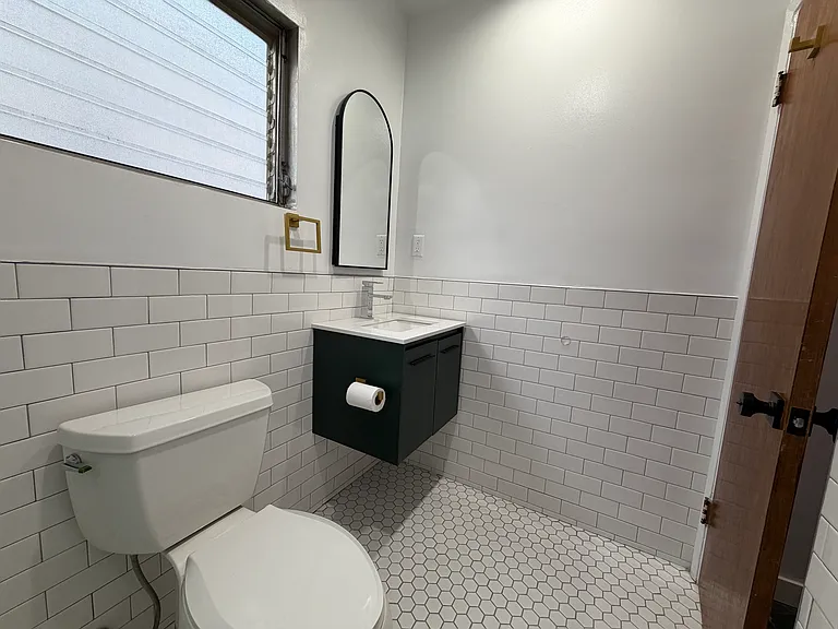 1926 N Vista Del Mar Ave #1 — Photo 13
