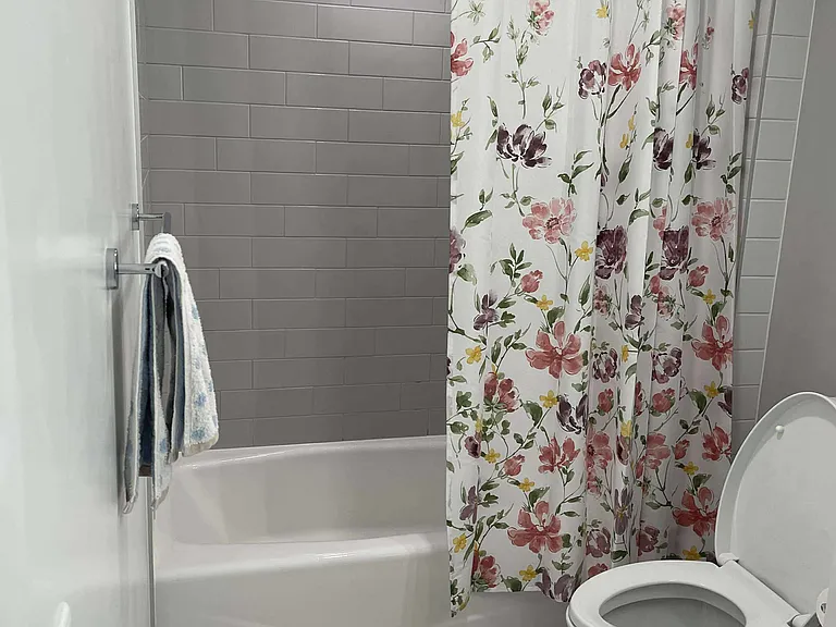 987 Queen St #917 — Photo 6