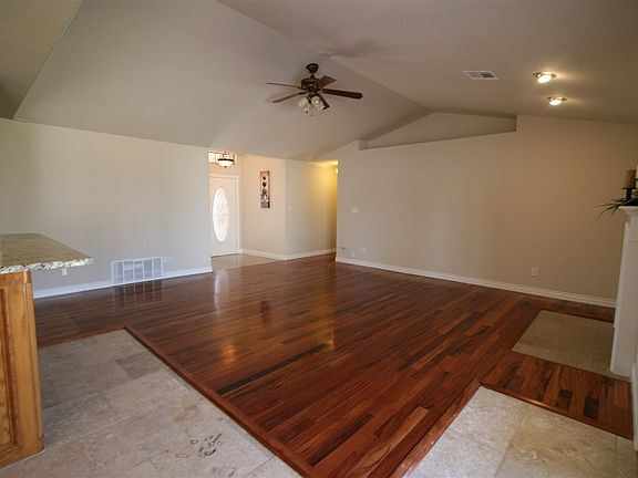 4th image of 3706 NE Bradford St
