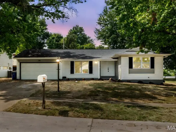 3397 Tortosa Dr, Bridgeton, MO 63044
