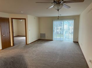 925 Harrington Dr APT 303, Madison, WI 53718