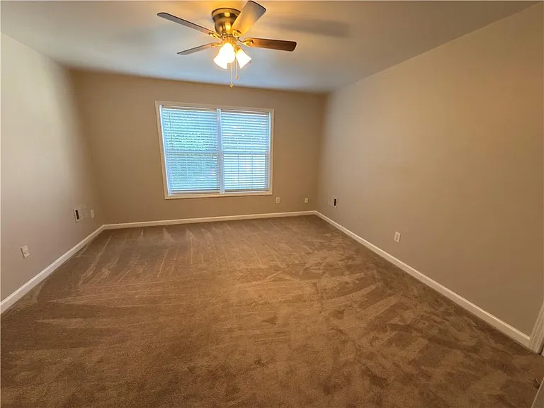 5706 Amberside Ln — Photo 38
