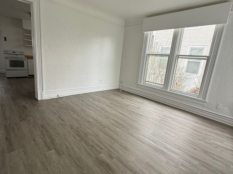 1st image of 1534 2nd Ave SE APT B