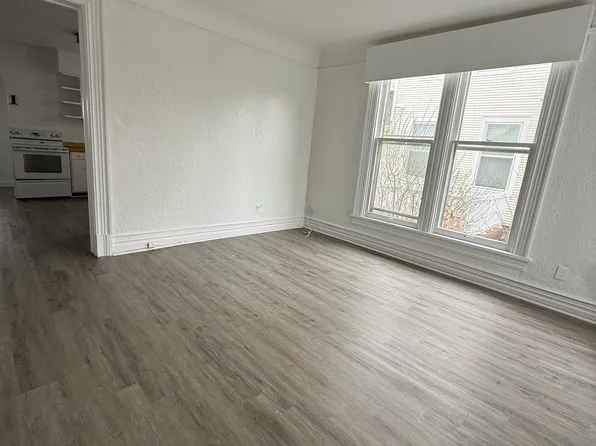 1534 2nd Ave SE APT B, Cedar Rapids, IA 52403