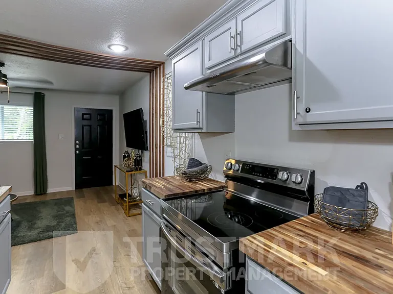 614 Adams Ave #4 — Photo 8