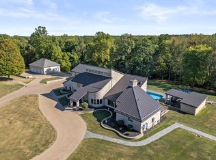 17980 Gambier Rd, Mount Vernon, OH 43050