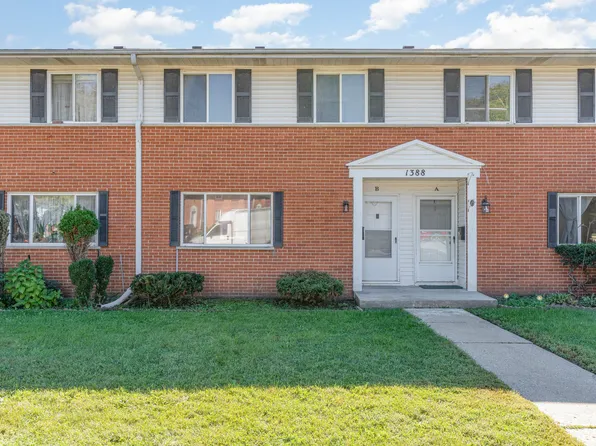 1388 Monomoy St APT B, Aurora, IL 60506