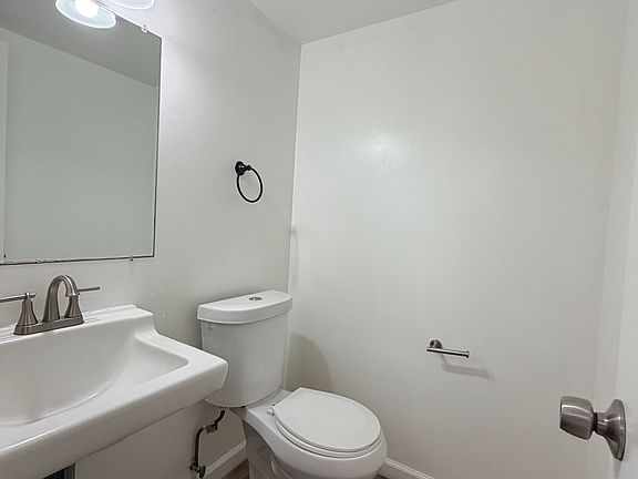 4th image of 2159 Alameda Ave APT C