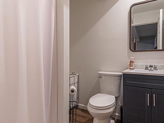 4th image of 242 Hayden Rd