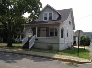 33 5th St, Highlands, NJ 07732