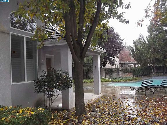 2nd image of 2150 N Peppertree Ct