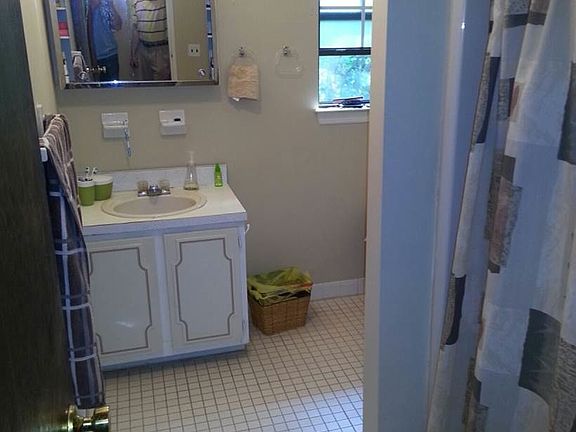 5th image of 304 Chester Heights Dr