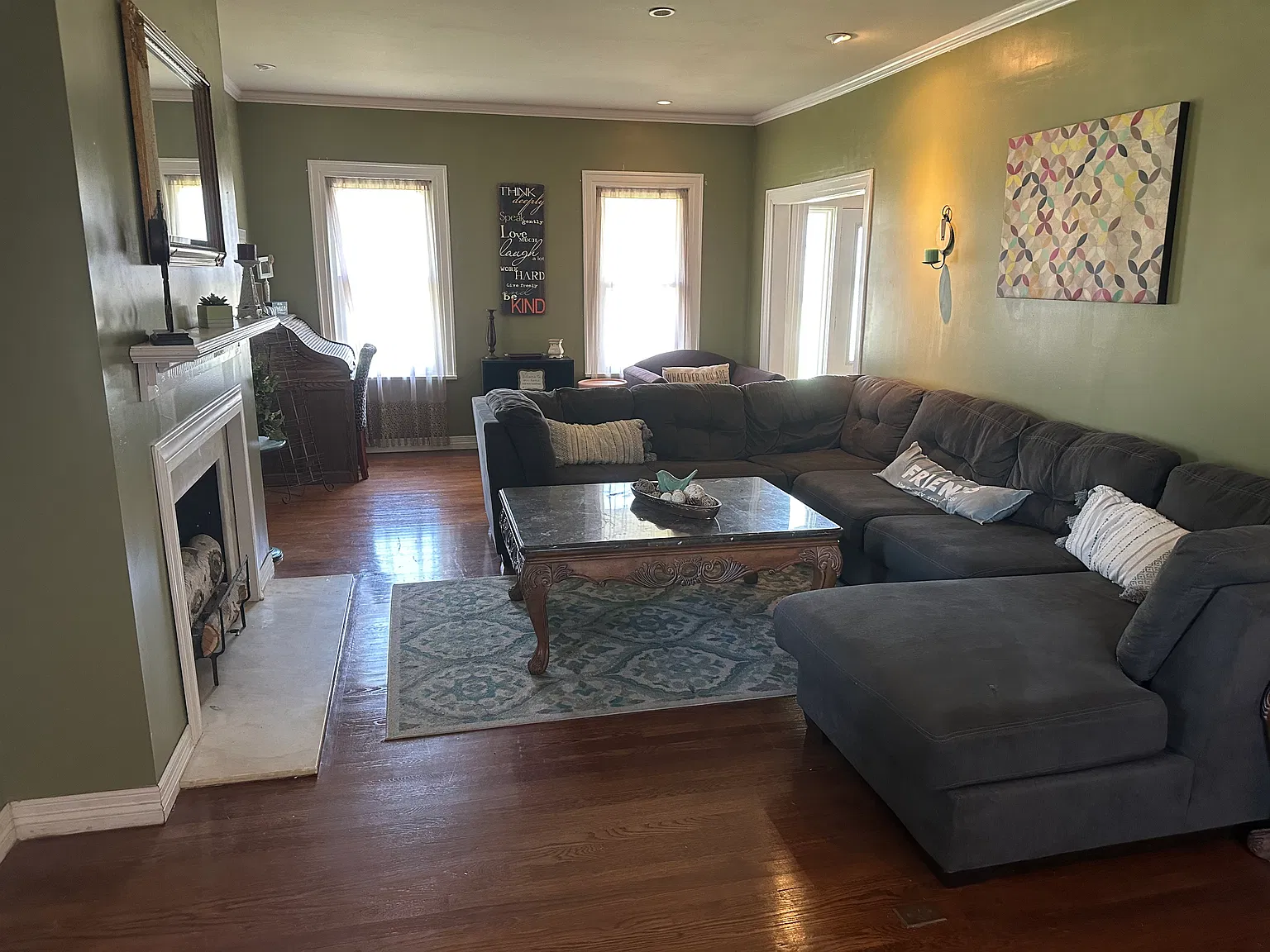 7 bed, 4024 sqft, $2,600 — Photo 4