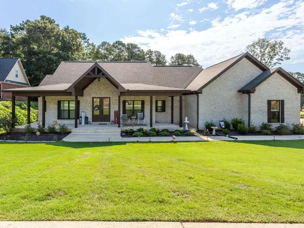 307 Saint Andrews Way, Anniston, AL 36207