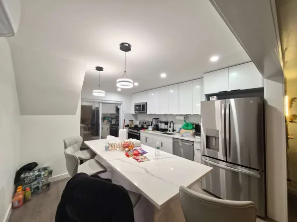 843 W Fingerboard Rd, Staten Island, NY