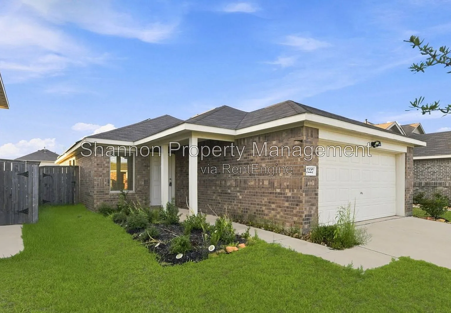 3 bed, 2.0 bath, 1470 sqft, $1,995 — Photo 2
