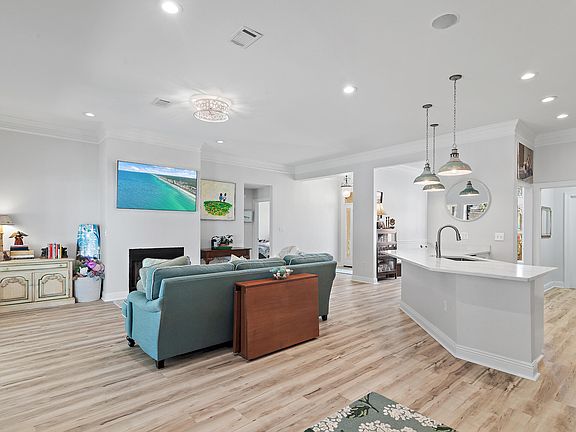 5th image of 285 Tequesta Dr