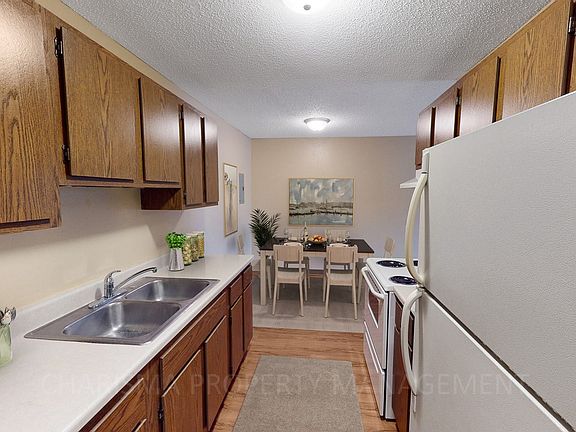 3rd image of 2511 E Irwin St #201B