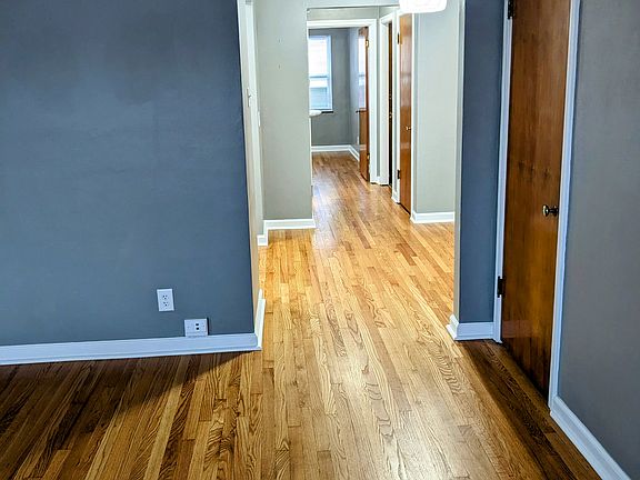 5th image of 7128 Jamieson Ave #1