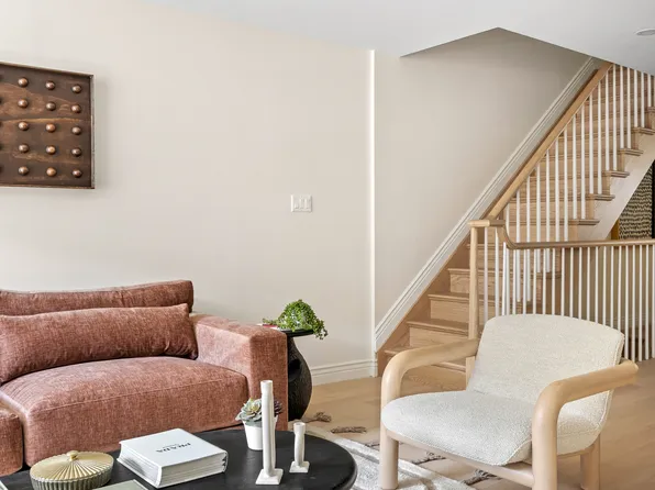 493 Hancock Street image 6 of 25