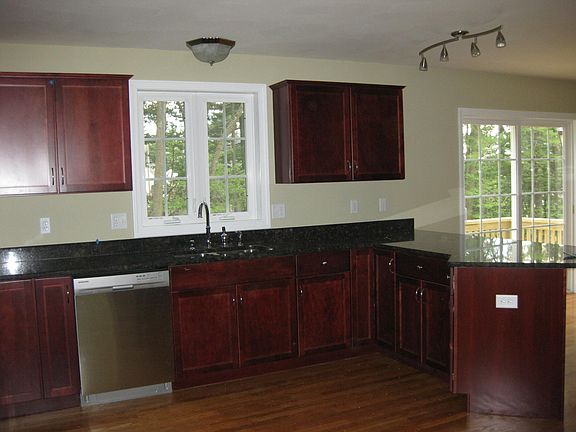 3rd image of 15 Pitarys Dr