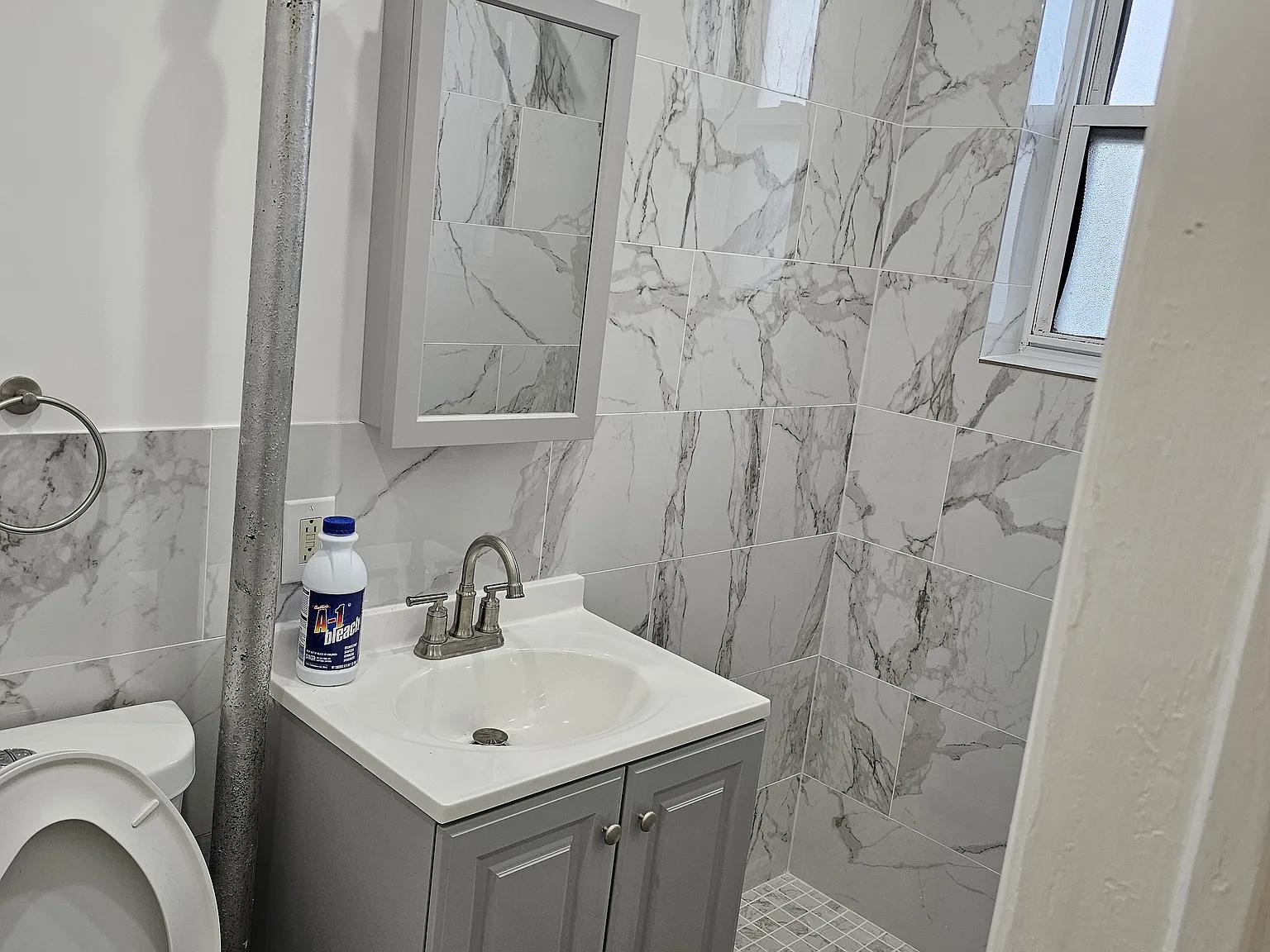 2 bed, 1100 sqft, $2,450 — Photo 3