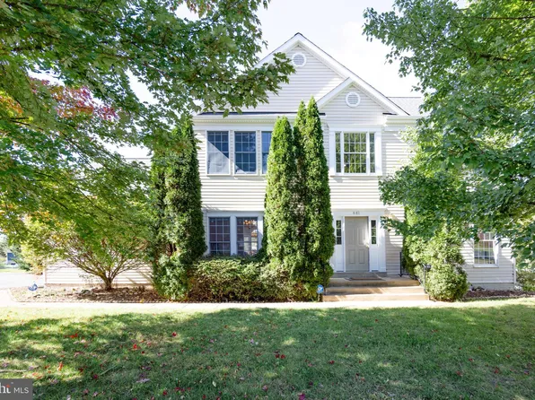 641 S Maple Ave, Purcellville, VA 20132