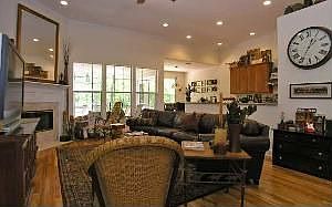 3rd image of 883 Eagle View Dr