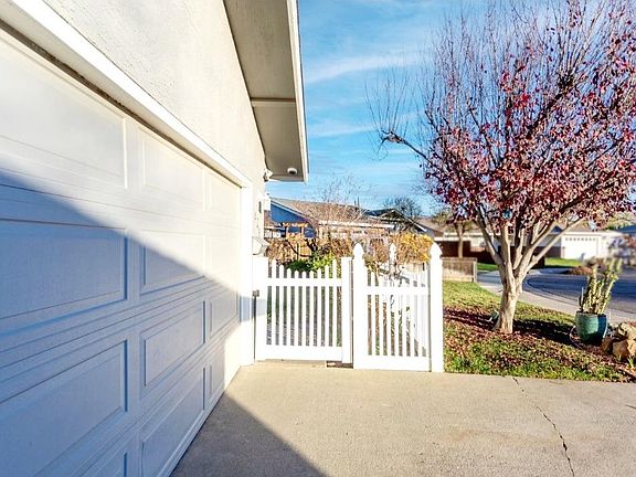 3rd image of 309 Peach Place
