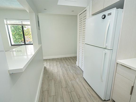 3rd image of 810 Salzedo St APT 15