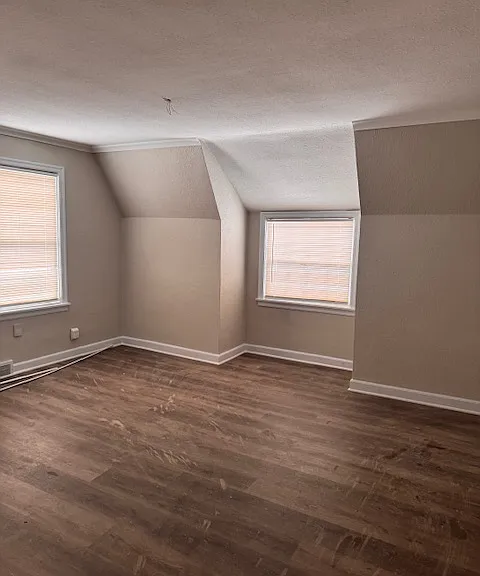 420 Olive St — Photo 2