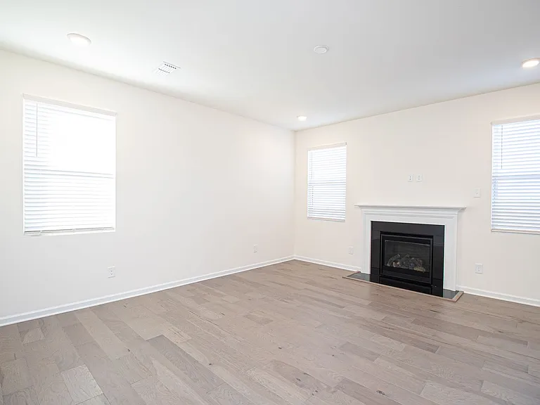 1528 Felthorpe Way — Photo 8