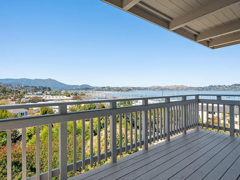 144 Filbert Ave #D — Photo 4