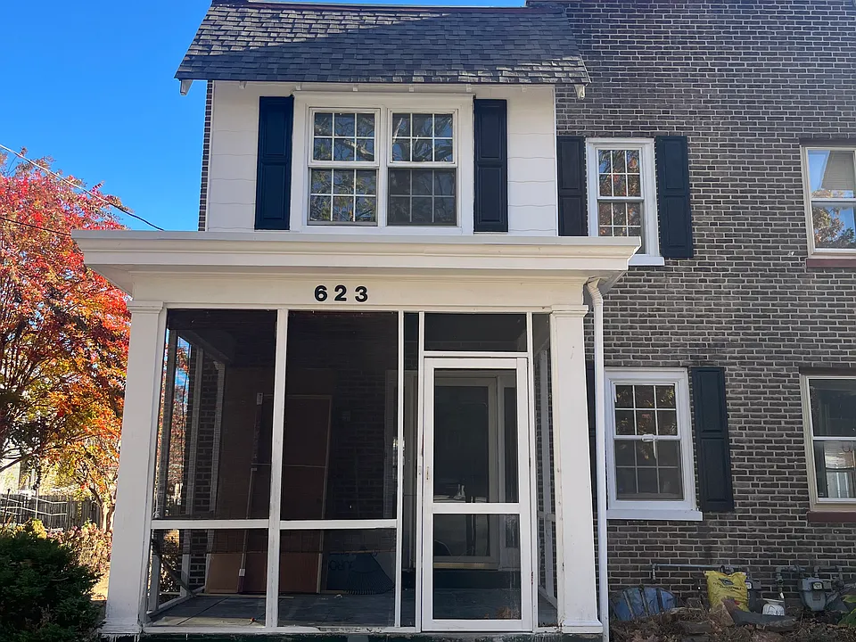 623 W 27th St