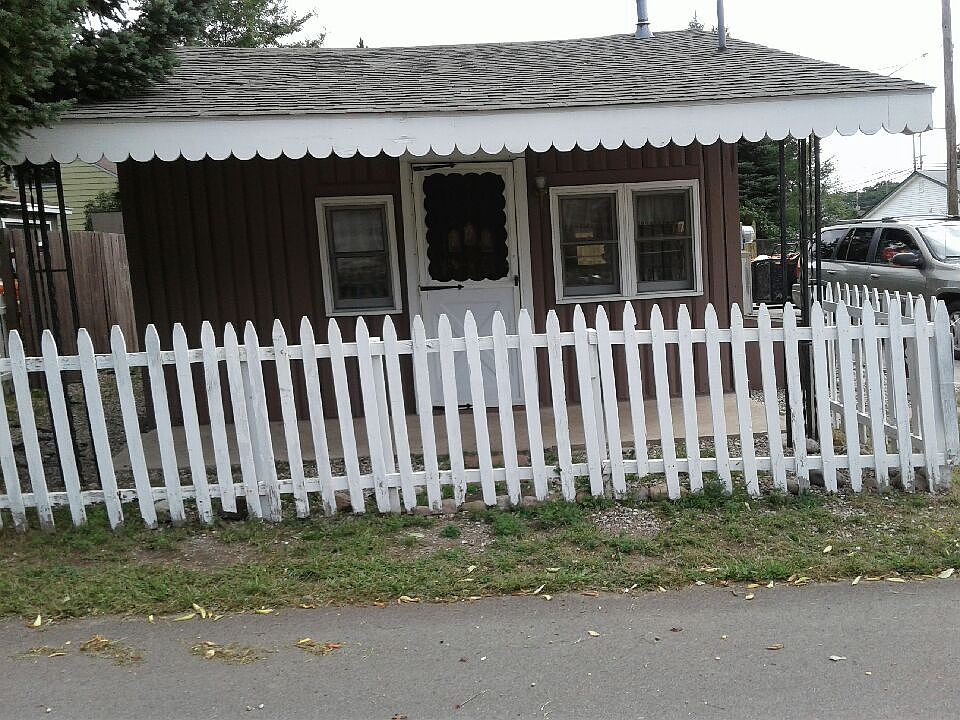 1st image of 104 4th St