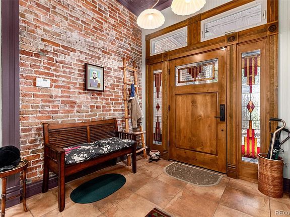 4th image of 715 Galapago Street