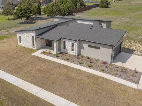 339 Valley Trl, Red Oak, TX 75154